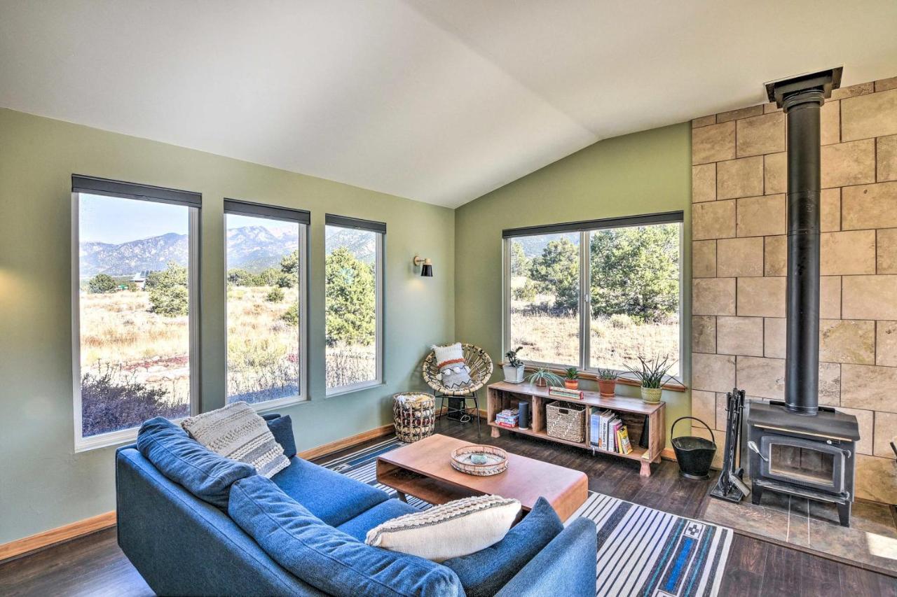 Cozy Remote Retreat • Mountain Views • Stargazing Villa Crestone Exteriör bild
