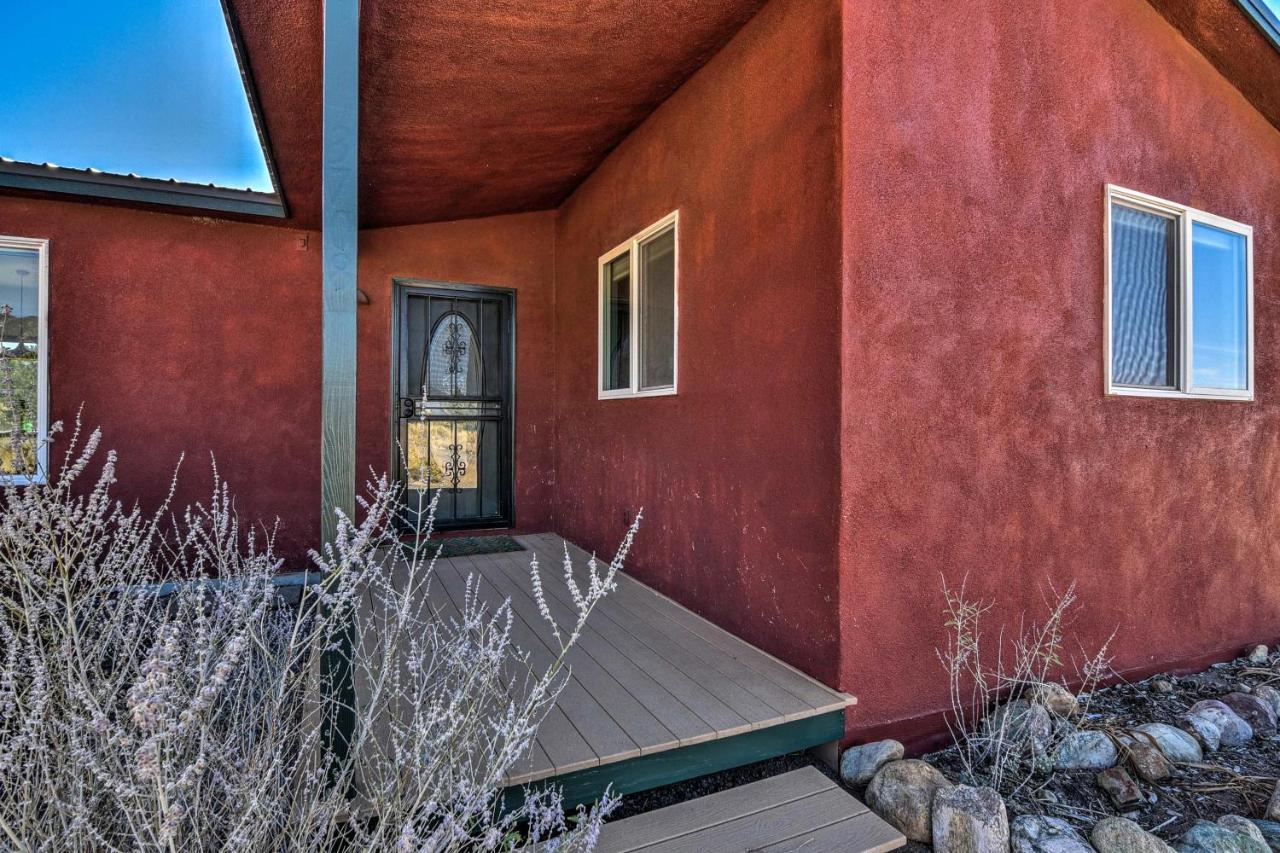 Cozy Remote Retreat • Mountain Views • Stargazing Villa Crestone Exteriör bild