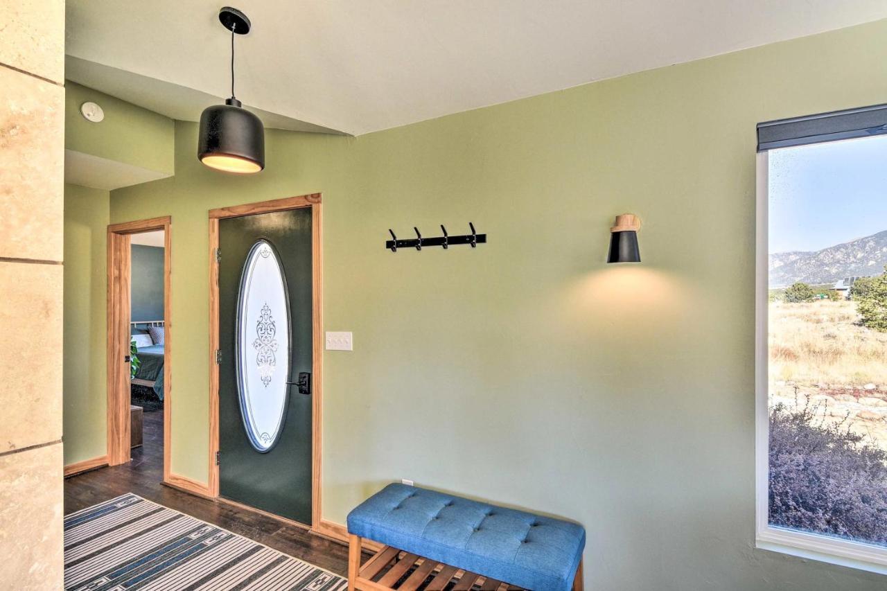 Cozy Remote Retreat • Mountain Views • Stargazing Villa Crestone Exteriör bild